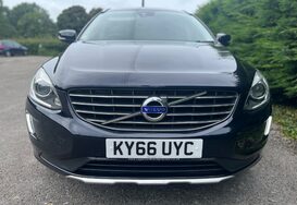 Volvo XC60 2.4 D5 SE LUX NAV AWD AUTO 4