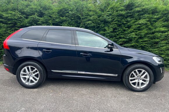 Volvo XC60 2.4 D5 SE LUX NAV AWD AUTO 6
