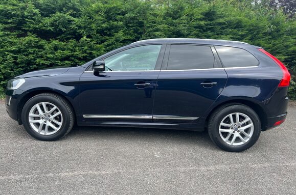 Volvo XC60 2.4 D5 SE LUX NAV AWD AUTO 11
