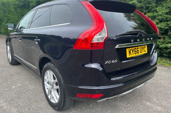 Volvo XC60 2.4 D5 SE LUX NAV AWD AUTO 12