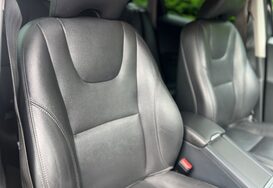 Volvo XC60 2.4 D5 SE LUX NAV AWD AUTO 15