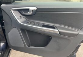 Volvo XC60 2.4 D5 SE LUX NAV AWD AUTO 18