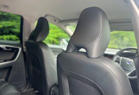 Volvo XC60 2.4 D5 SE LUX NAV AWD AUTO 19