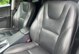Volvo XC60 2.4 D5 SE LUX NAV AWD AUTO 24