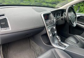 Volvo XC60 2.4 D5 SE LUX NAV AWD AUTO 26