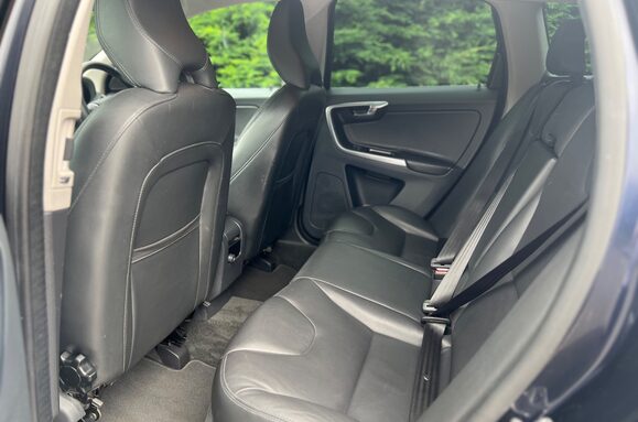 Volvo XC60 2.4 D5 SE LUX NAV AWD AUTO 30