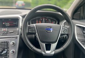 Volvo XC60 2.4 D5 SE LUX NAV AWD AUTO 31