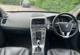 Volvo XC60 2.4 D5 SE LUX NAV AWD AUTO 32