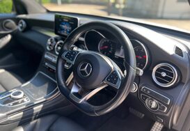 Mercedes-Benz GLC GLC 250 D 4MATIC AMG LINE PREMIUM PAN ROOF 19