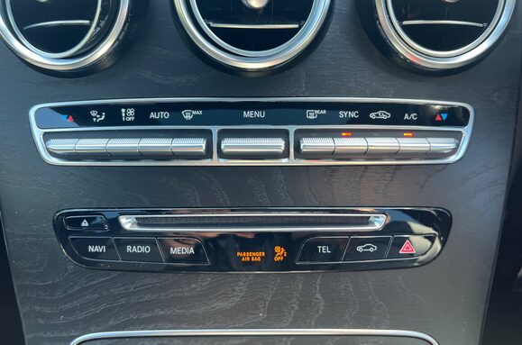 Mercedes-Benz GLC GLC 250 D 4MATIC AMG LINE PREMIUM PAN ROOF 40