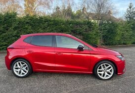 SEAT Ibiza 1.0 TSI FR 5 DOOR 6