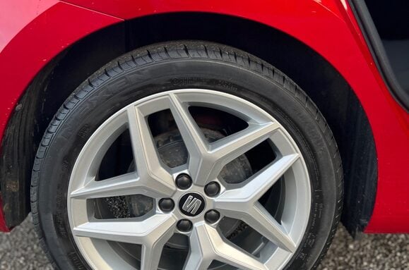 SEAT Ibiza 1.0 TSI FR 5 DOOR 12