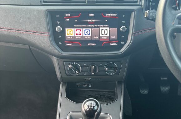 SEAT Ibiza 1.0 TSI FR 5 DOOR 27
