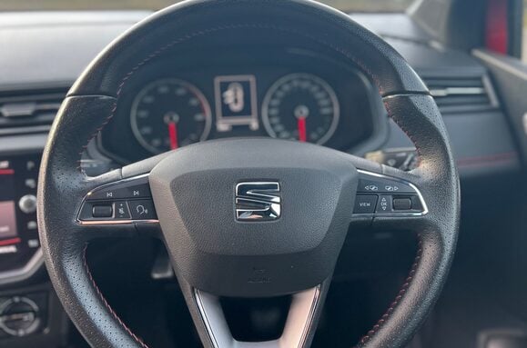 SEAT Ibiza 1.0 TSI FR 5 DOOR 28