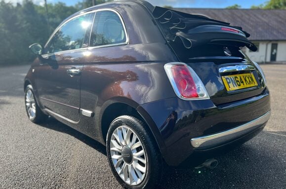 Fiat 500 LOUNGE CONVERITIBLE 11