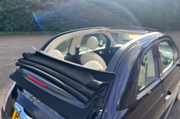 Fiat 500 LOUNGE CONVERITIBLE 16