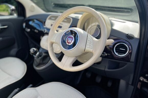 Fiat 500 LOUNGE CONVERITIBLE 19