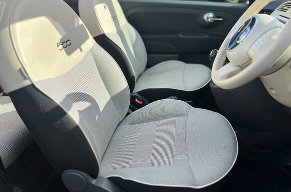 Fiat 500 LOUNGE CONVERITIBLE 22