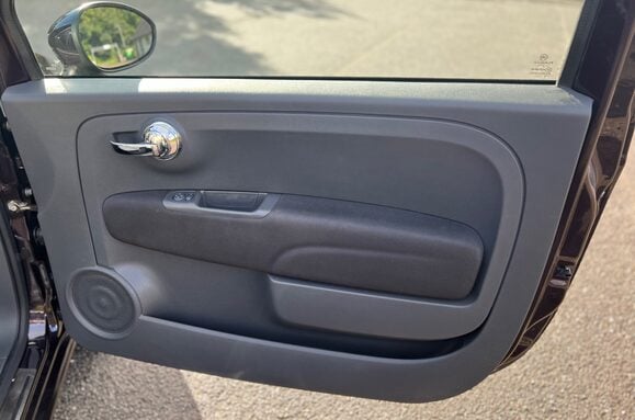 Fiat 500 LOUNGE CONVERITIBLE 26