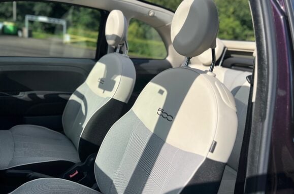 Fiat 500 LOUNGE CONVERITIBLE 32