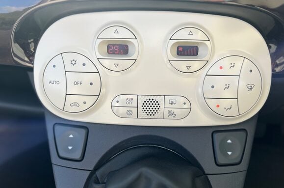 Fiat 500 LOUNGE CONVERITIBLE 37
