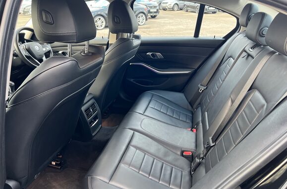 BMW 3 Series 318D SPORT 28