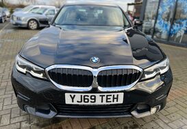 BMW 3 Series 318D SPORT 3