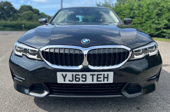 BMW 3 Series 318D SPORT 3