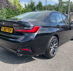 BMW 3 Series 318D SPORT 4