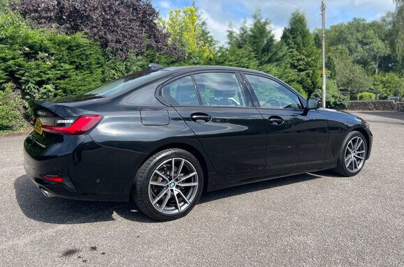 BMW 3 Series 318D SPORT 6