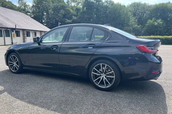 BMW 3 Series 318D SPORT 8