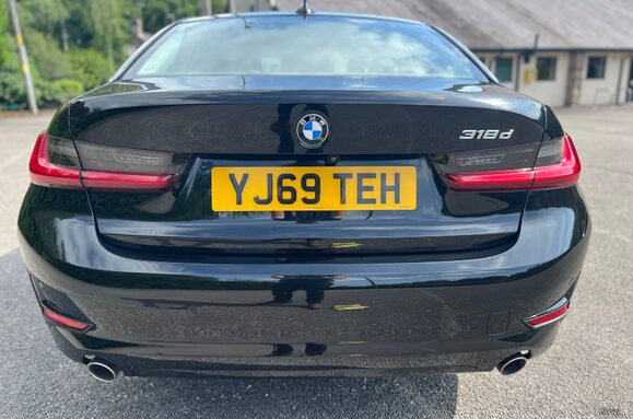 BMW 3 Series 318D SPORT 10
