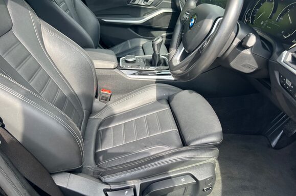 BMW 3 Series 318D SPORT 14