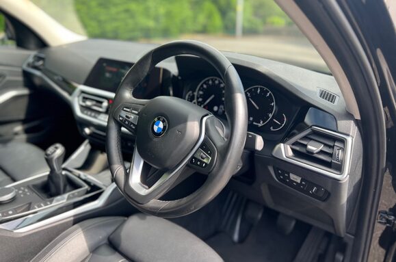 BMW 3 Series 318D SPORT 18