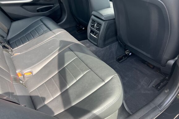 BMW 3 Series 318D SPORT 23