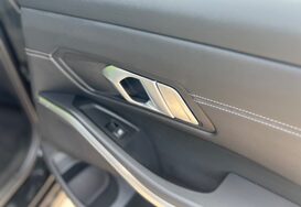 BMW 3 Series 318D SPORT 26