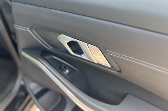 BMW 3 Series 318D SPORT 26