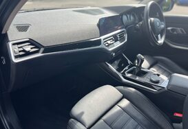 BMW 3 Series 318D SPORT 31