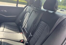 BMW 3 Series 318D SPORT 32