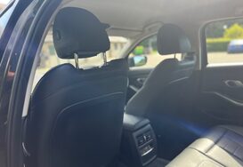 BMW 3 Series 318D SPORT 33