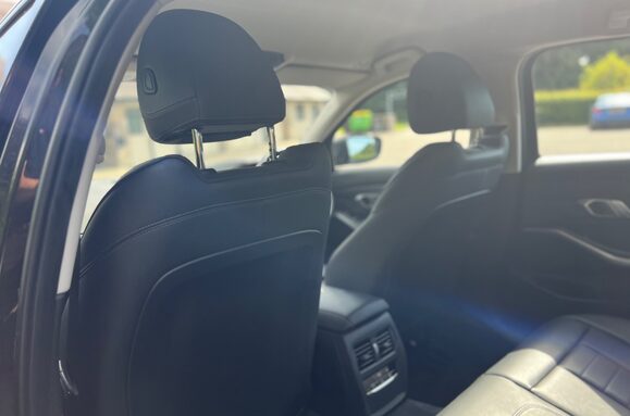 BMW 3 Series 318D SPORT 33