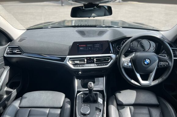 BMW 3 Series 318D SPORT 36
