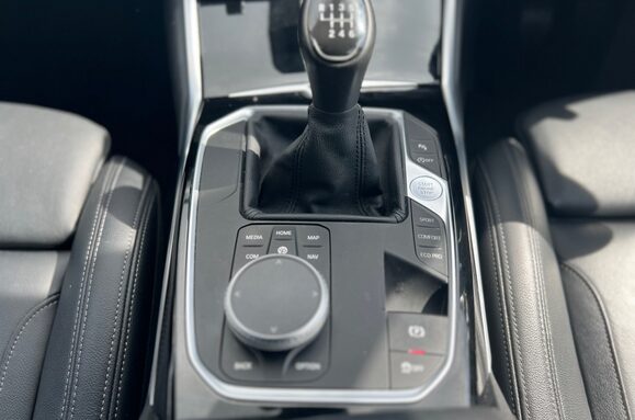 BMW 3 Series 318D SPORT 39