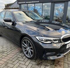 BMW 3 Series 318D SPORT 3