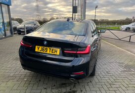 BMW 3 Series 318D SPORT 8