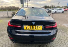 BMW 3 Series 318D SPORT 9