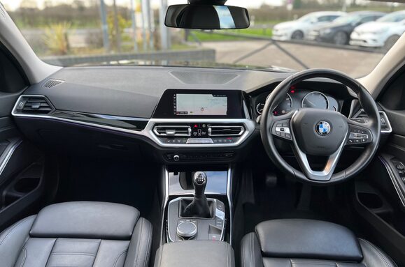 BMW 3 Series 318D SPORT 30