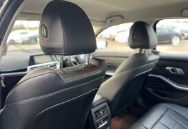 BMW 3 Series 318D SPORT 26