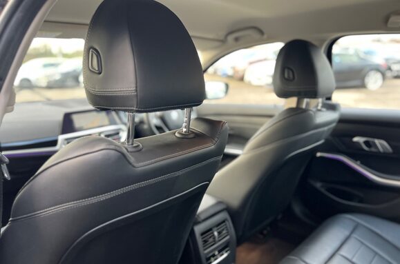 BMW 3 Series 318D SPORT 26