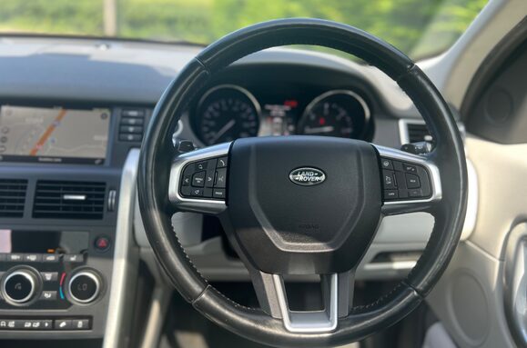 Land Rover Discovery Sport 2.2 SD4 HSE AUTOMATIC 35